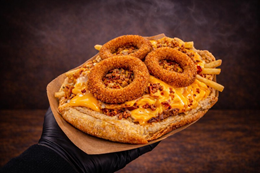 Kebab w bułce cheese&fries